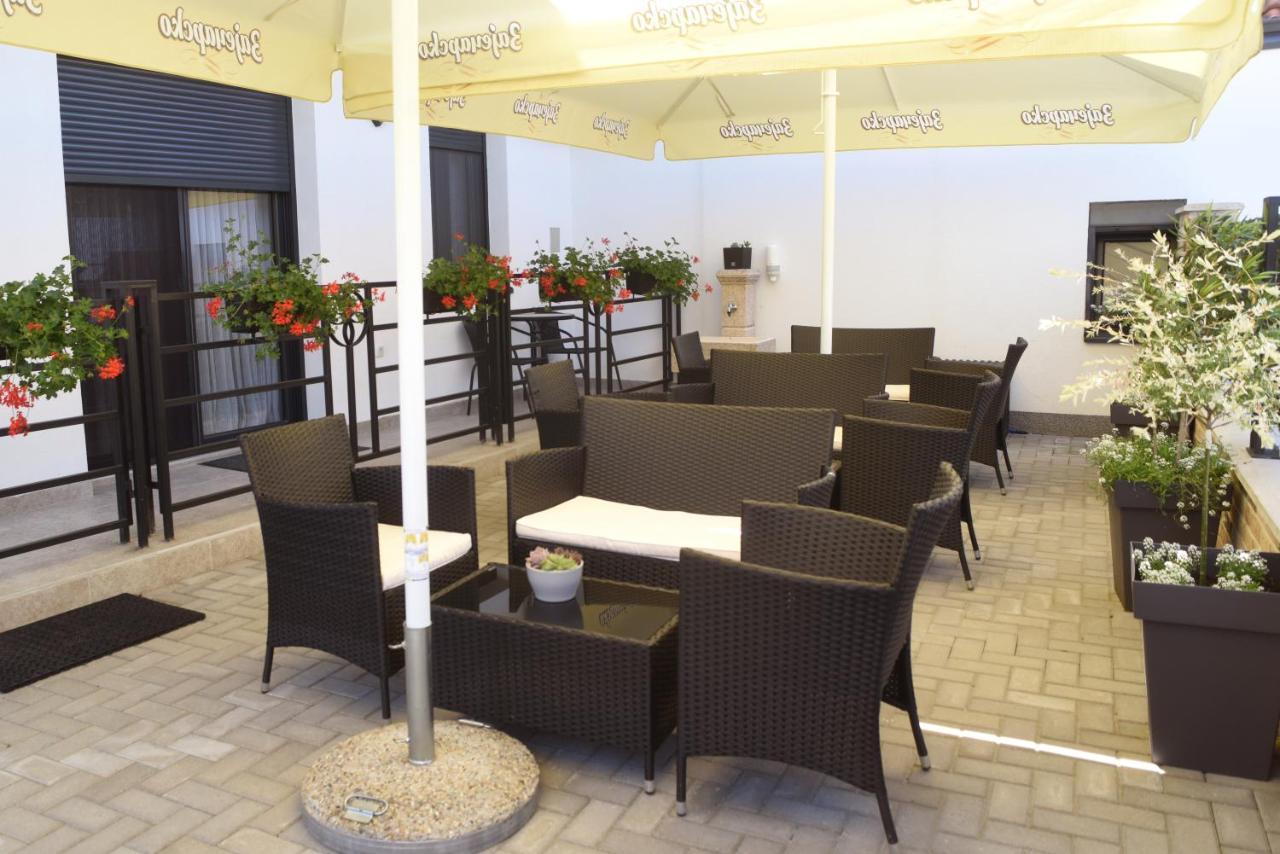 "Mini Hotel Vienna" Apartments Vrnjačka Banja Extérieur photo